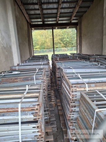 Złom metali żelaznych (m.in. metalowe elementy regałów z wyposażenia garaży) /kod odpadu 16 01 17/ 